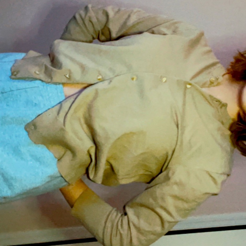 y2k beige sweater